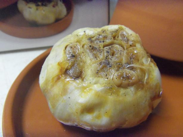 Oven Roasted Garlic. Photo by alligirl