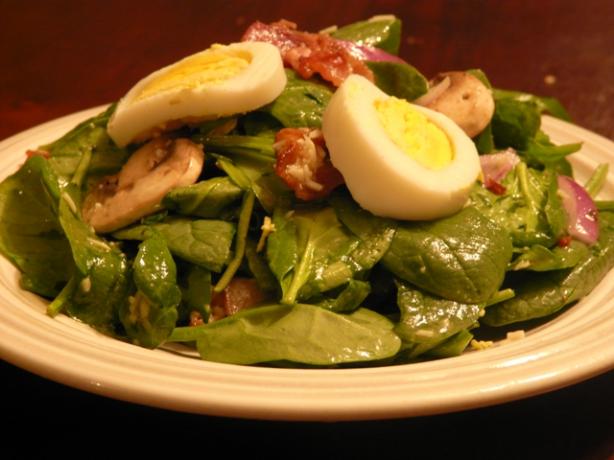 Spinach Salad. Photo by Jencathen