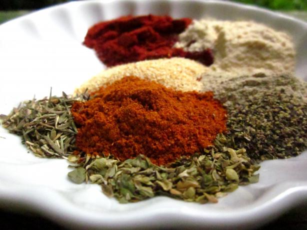 6 Differents Dry Rubs. Photo by gailanng