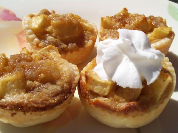 Apple Mini Tarts. Photo by AZPARZYCH