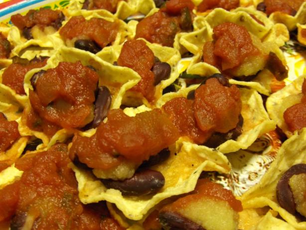 Vegan Applesauce Nachos. Photo by Qzxyntop