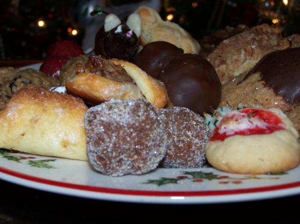 Monkey Balls! No Banana Macadamia Balls. Photo by Rita~