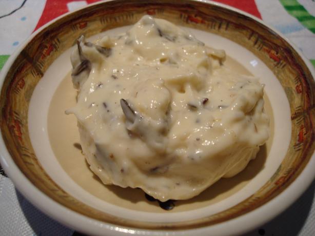 Outback's Roasted Garlic Herb Aioli. Photo by Starrynews
