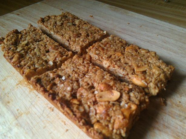 Crunchy Granola Bars. Photo by TheCook.