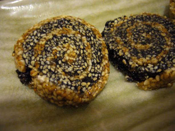 Korean Sesame Seed Cookies. Photo by cookiedog