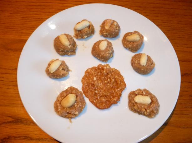Pa&ccedil;oca (Brazilian Peanut Candy). Photo by Ambervim