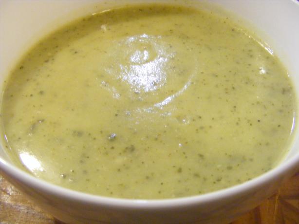 Zucchini/ Courgette Soup (Good for Weight Watchers). Photo by Sara 76