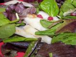 Spinach and Pear Salad With Pomegranate Dressing