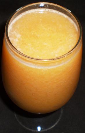 Cantaloupe, Peach and Pineapple Smoothie. Photo by Tisme