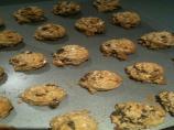 Body Flattering Oatmeal Raisin Cookies. Photo by Fitness Guru