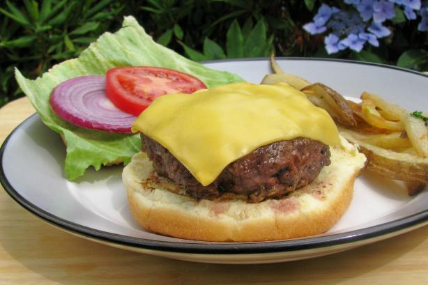 Mushroom Bacon Burgers. Photo by lazyme
