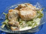 Scallops in Cream Sauce With Spinach Fettuccine