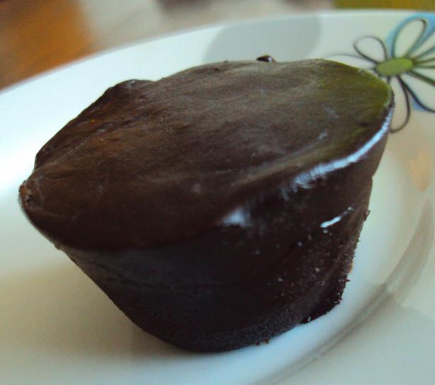 Raw Vegan Peanut Butter Cups. Photo by Geniale Genie