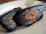 Raw Vegan Peanut Butter Cups. Photo by Geniale Genie