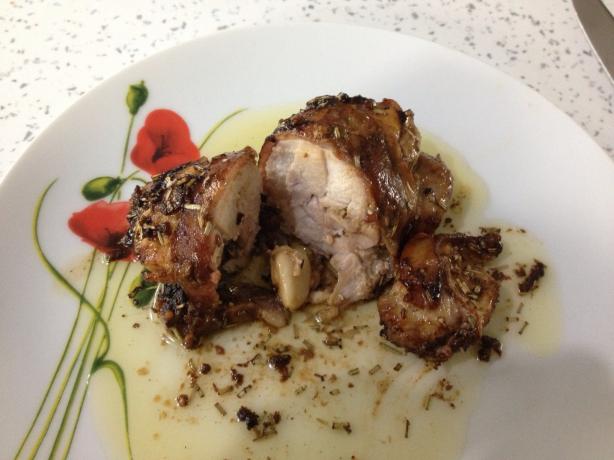 Baked Garlic Chicken Thighs - Low Carb. Photo by Tokominovo
