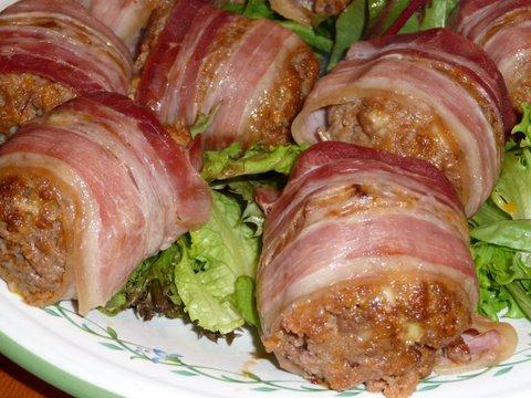 Mini  Meat  Loaves  Wrapped  in  Bacon. Photo by mickeydownunder