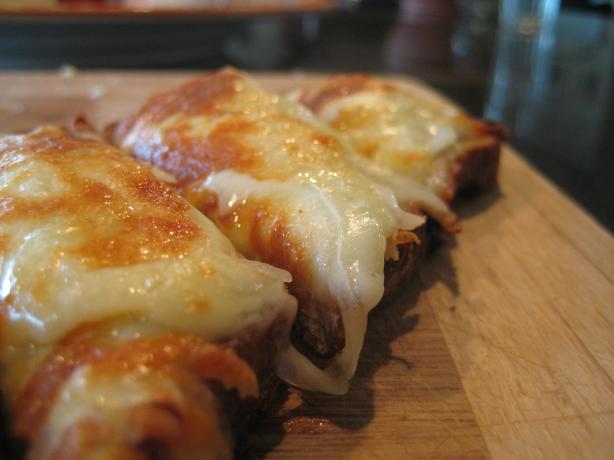 Toasty Onion Cheese Appetizer. Photo by Chouny