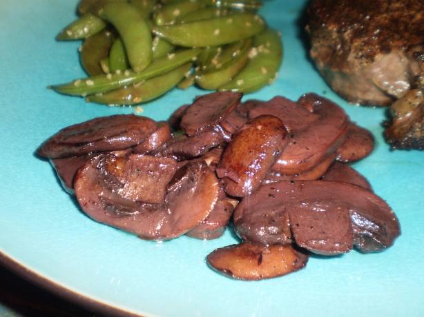 Manitaria Afelia (Mushrooms in Red Wine With Coriander). Photo by breezermom