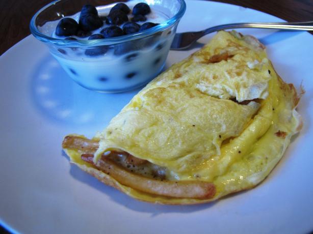 Easy Greek Chips Omelette (Avga Omeleta Me Patates). Photo by loof