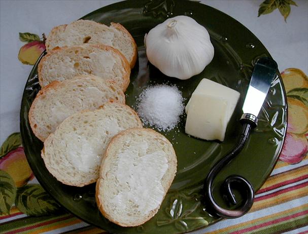 Ultimate Instant Garlic Toast. Photo by ms_bold
