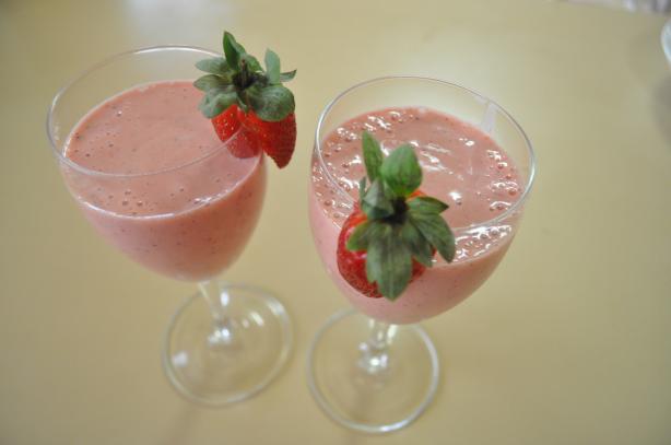 Triple Fruit Yogurt Shake. Photo by I'mPat