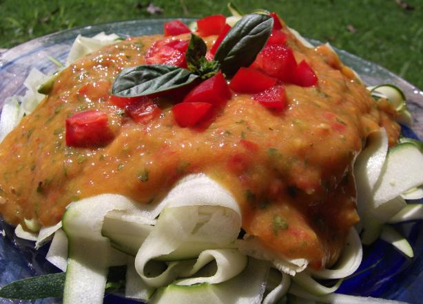 Sweet Marinara over Zucchini (Raw Vegan). Photo by Mindelicious