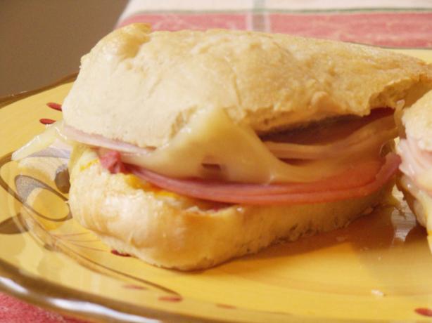 The Munroe Melt  (Sandwich). Photo by SweetsLady