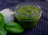 Simple Roasted Garlic Pesto