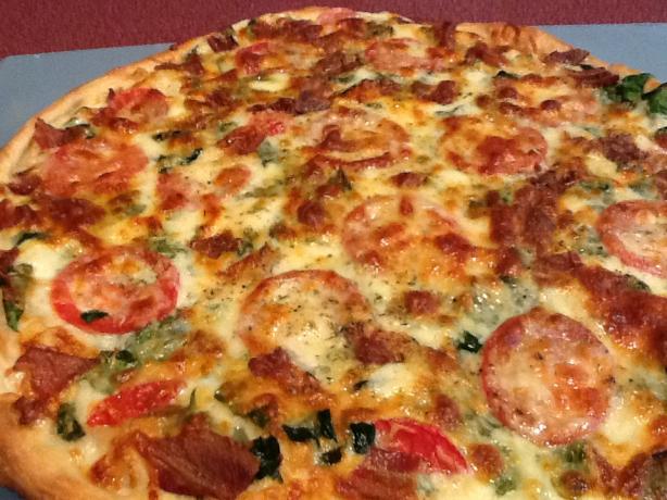 Bacon, Tomato & Spinach Pizza. Photo by CIndytc