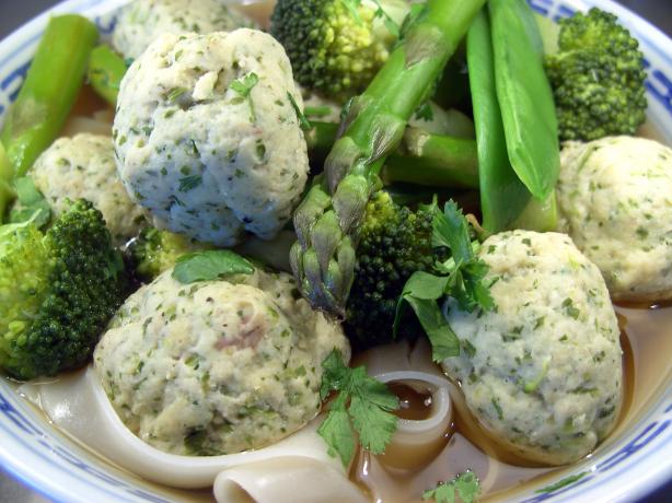 Coriander (Cilantro) Fish Ball Soup. Photo by JustJanS