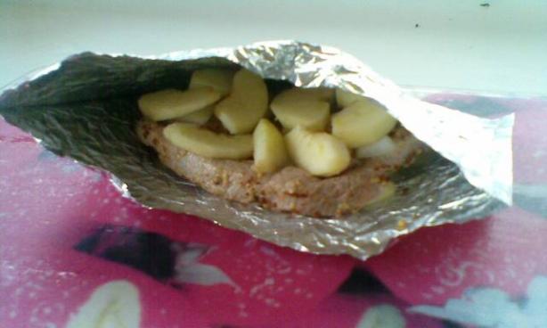 Foil Bag-Baked Pork With Apples. Photo by hard62