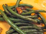 Green Beans With Browned Butter and Hazelnuts