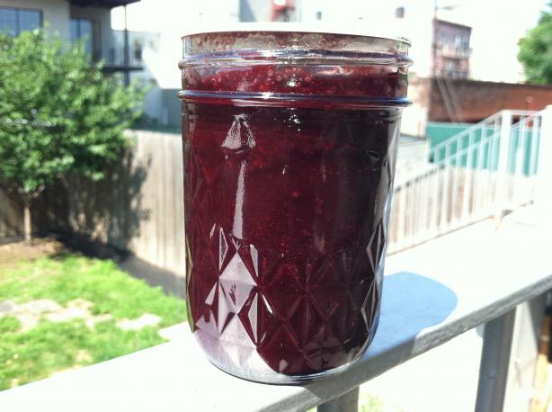 Seedless Blackberry Jam. Photo by xtine