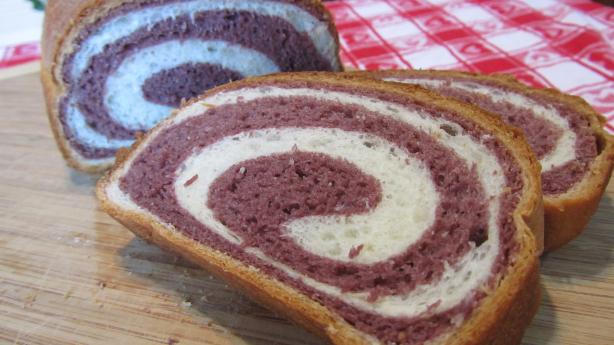 Purple Yam Two-Tone Bread. Photo by Rita~
