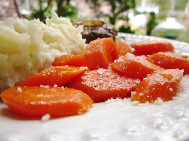 Slow-Browned Carrots With Butter. Photo by gailanng