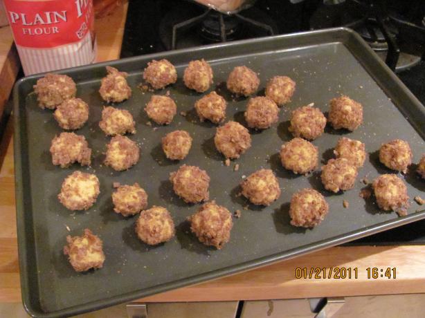 Kaastruffels "Cheese Truffles". Photo by SarahEmmm