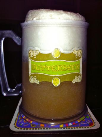 Wizarding World of Harry Potter Butterbeer. Photo by Batmansgirl80