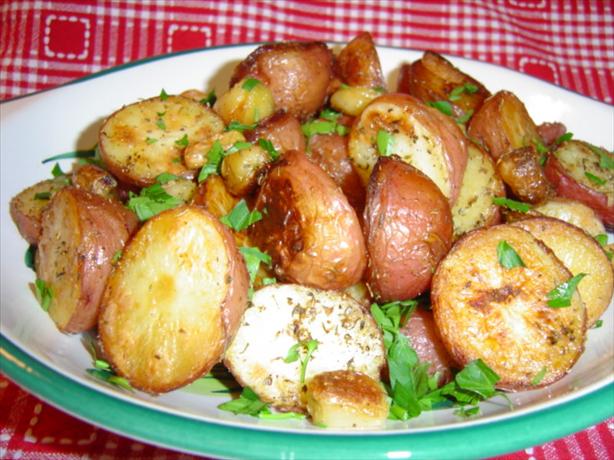 Roasted Garlic-Herb New Potatoes. Photo by :(