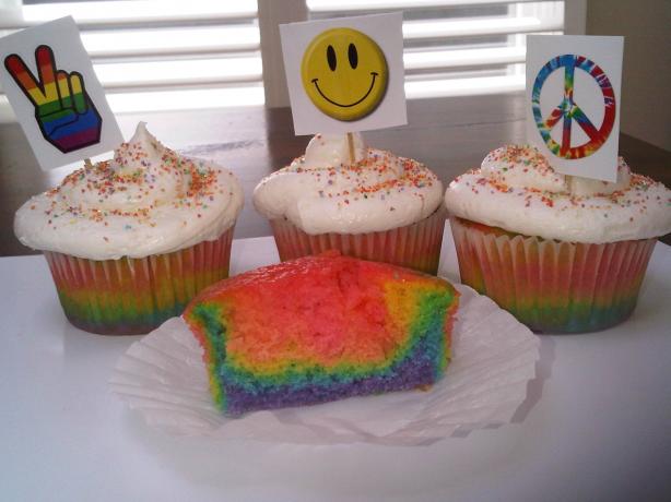 Psychedelic 60's Tie-Dye Cupcakes. Photo by Cavcando