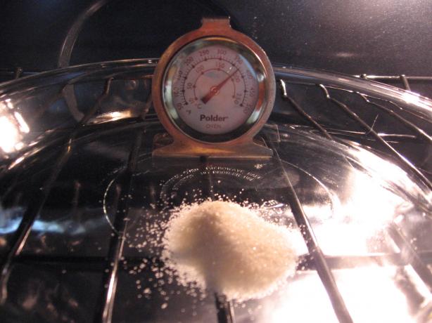 How to Test Your Oven Temperature Without a Thermometer. Photo by Dreamer in Ontario