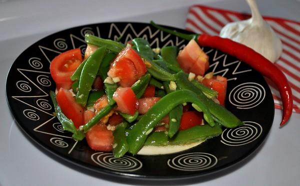 Chilean Tossed Green Beans and Tomatoes. Photo by Zurie
