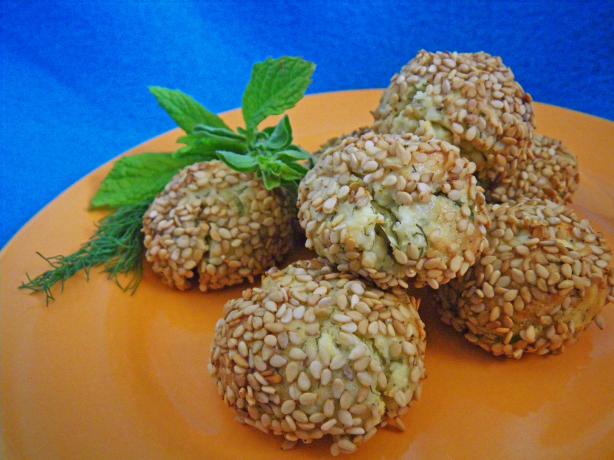 Baked Cheese Balls With Herbs and Sesame Seeds. Photo by awalde