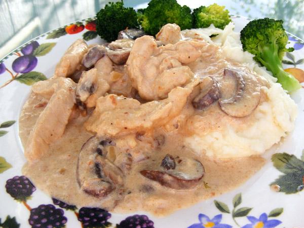 Z&uuml;rcher Geschnetzeltes - Zurich Veal Recipe. Photo by Lavender Lynn