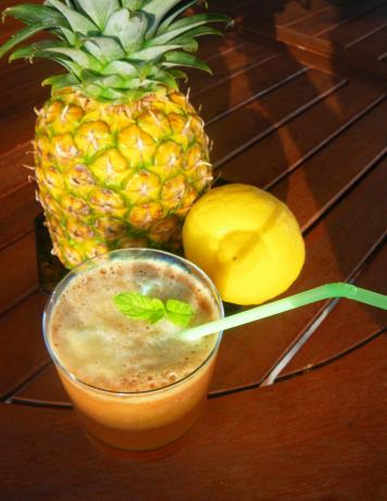 Hawaiian Pineapple Iced Tea. Photo by awalde