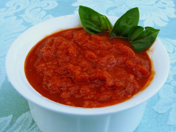 Simple Tomato Sauce. Photo by Lavender Lynn