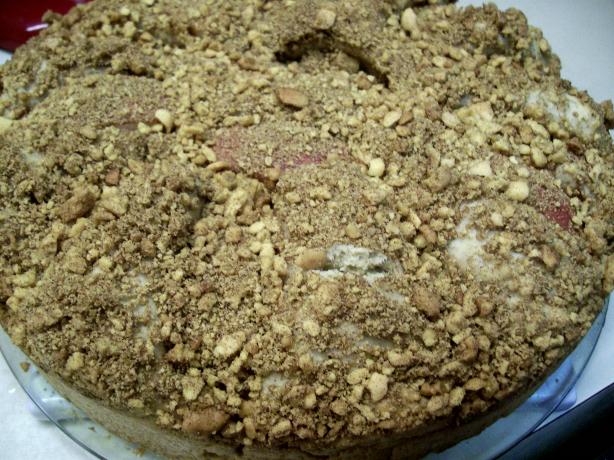 Easy and Tasty Apple Cake With Crumb Topping. Photo by Crafty Lady 13