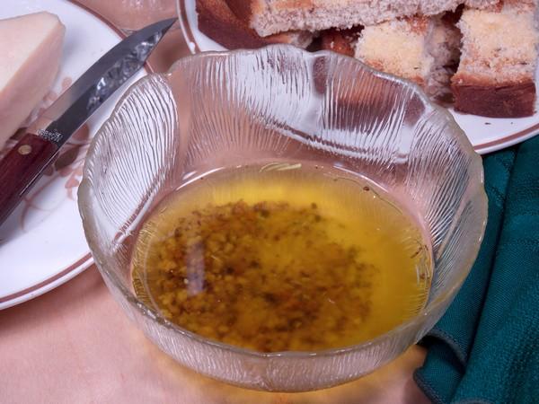 Olive Oil Dipping Sauce. Photo by Lavender Lynn