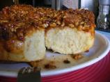 Cinnamon Rolls With Caramel and Walnuts Topping