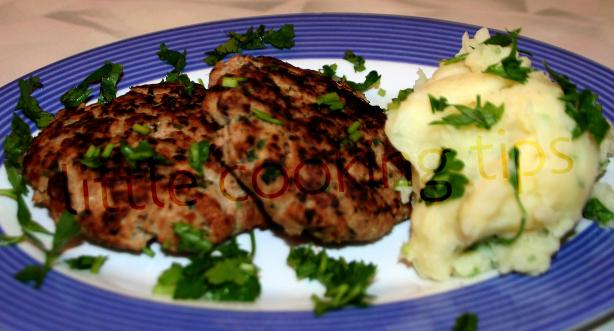 Delightful Burgers With Mushed Potatoes. Photo by littlecookingtips