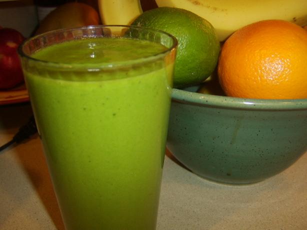 Daily Detox Ritual #2: Breakfast Meal Replacement Green Smoothie. Photo by LifeIsGood